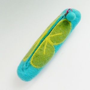 Felt Flower Pouch Wool / NWOT